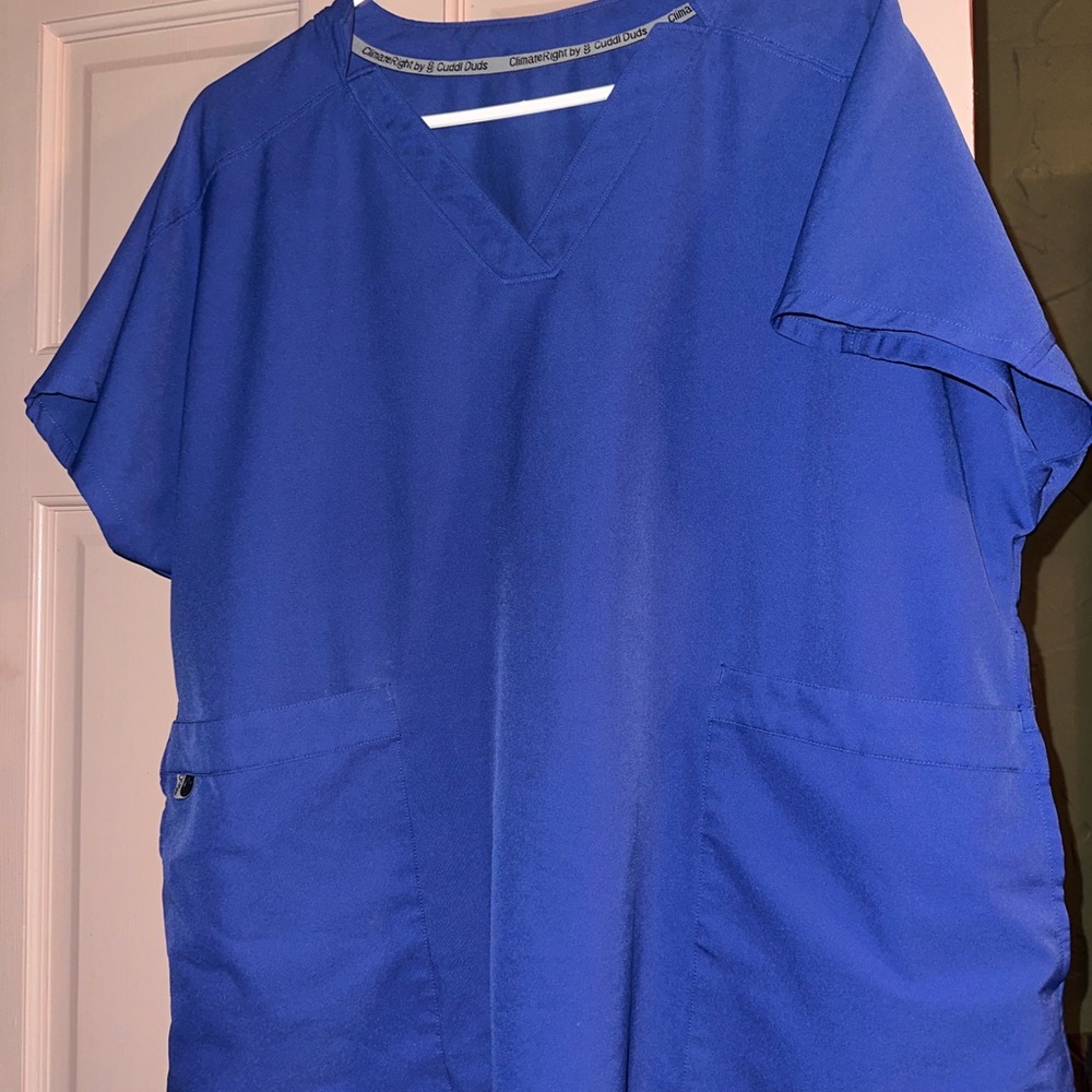 Climate Right by Cuddle Duds scrubs
